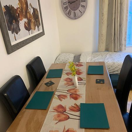 Luton Airport House In Quiet And A Very Pleasant Area, Near London Luton Airport Luton (Bedfordshire) Luaran gambar