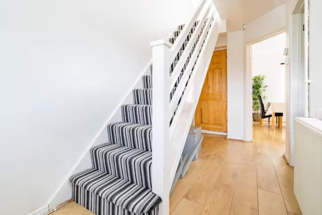Luton Airport House In Quiet And A Very Pleasant Area, Near London Luton Airport Luton (Bedfordshire) Luaran gambar