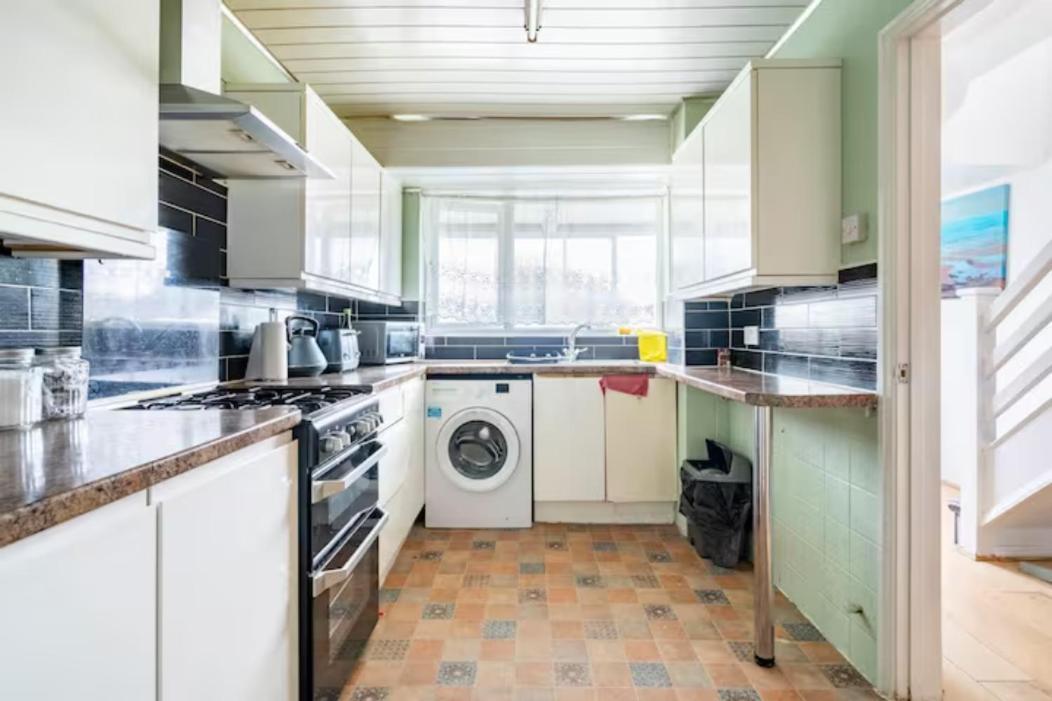 Luton Airport House In Quiet And A Very Pleasant Area, Near London Luton Airport Luton (Bedfordshire) Luaran gambar