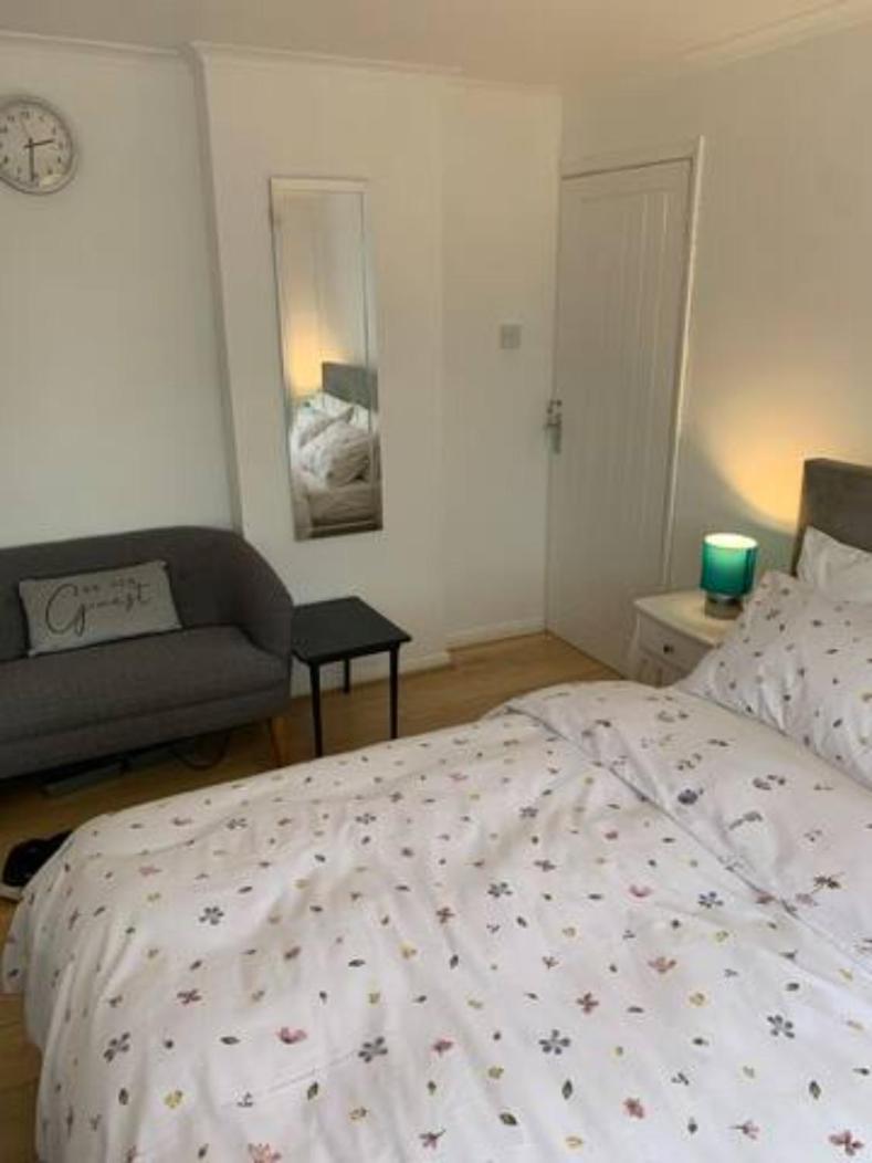 Luton Airport House In Quiet And A Very Pleasant Area, Near London Luton Airport Luton (Bedfordshire) Luaran gambar